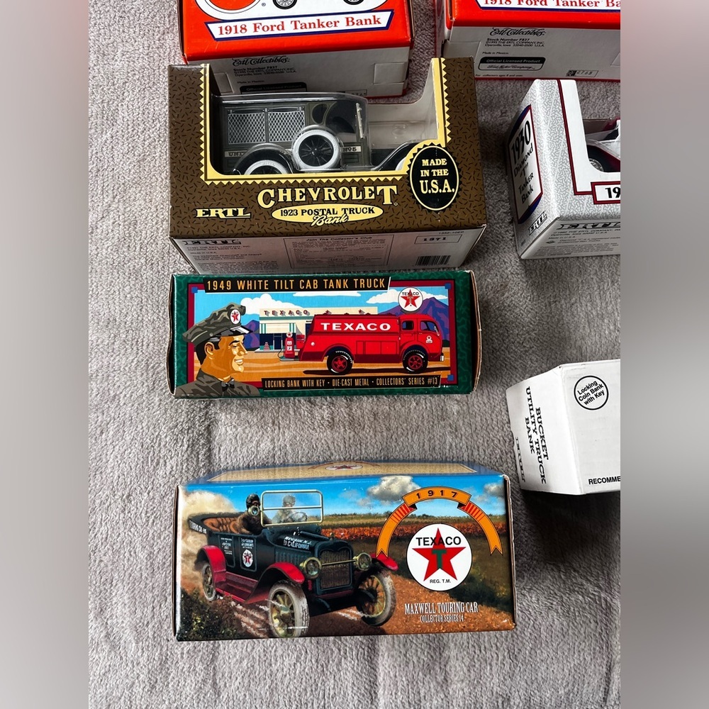 Vintage Die-Cast Truck Bank Collection – Texaco, Gulf, Ertl, Ford, Chevy – Lot o - Picture 2 of 6